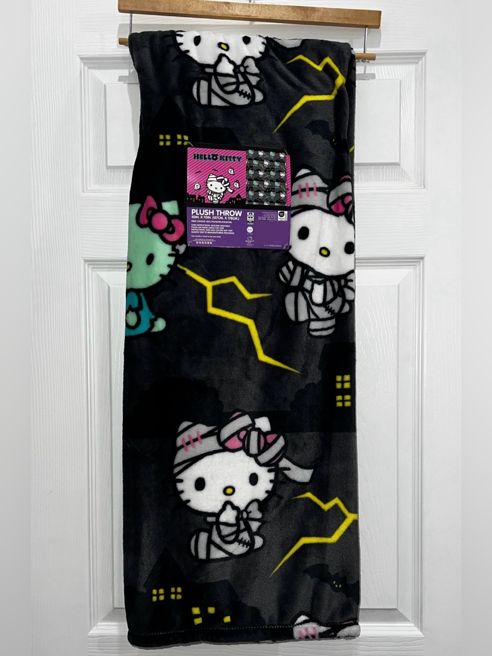 Hello Kitty Halloween Blanket NEW